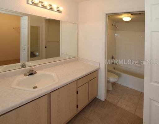 Image 11 of 16 For 14037 Fairway Island Drive 234