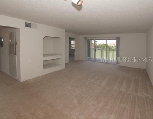 Image 6 of 16 For 14037 Fairway Island Drive 234