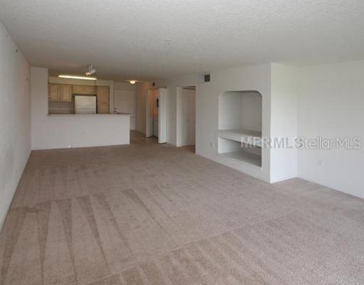 Image 7 of 16 For 14037 Fairway Island Drive 234