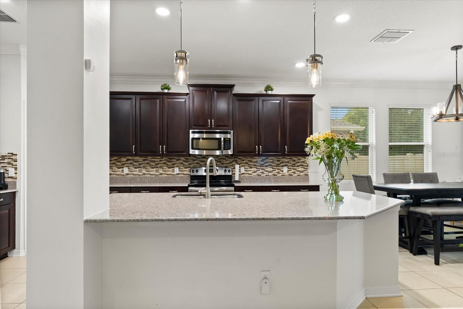 Image 5 of 38 For 5275 Pine Lily Circle