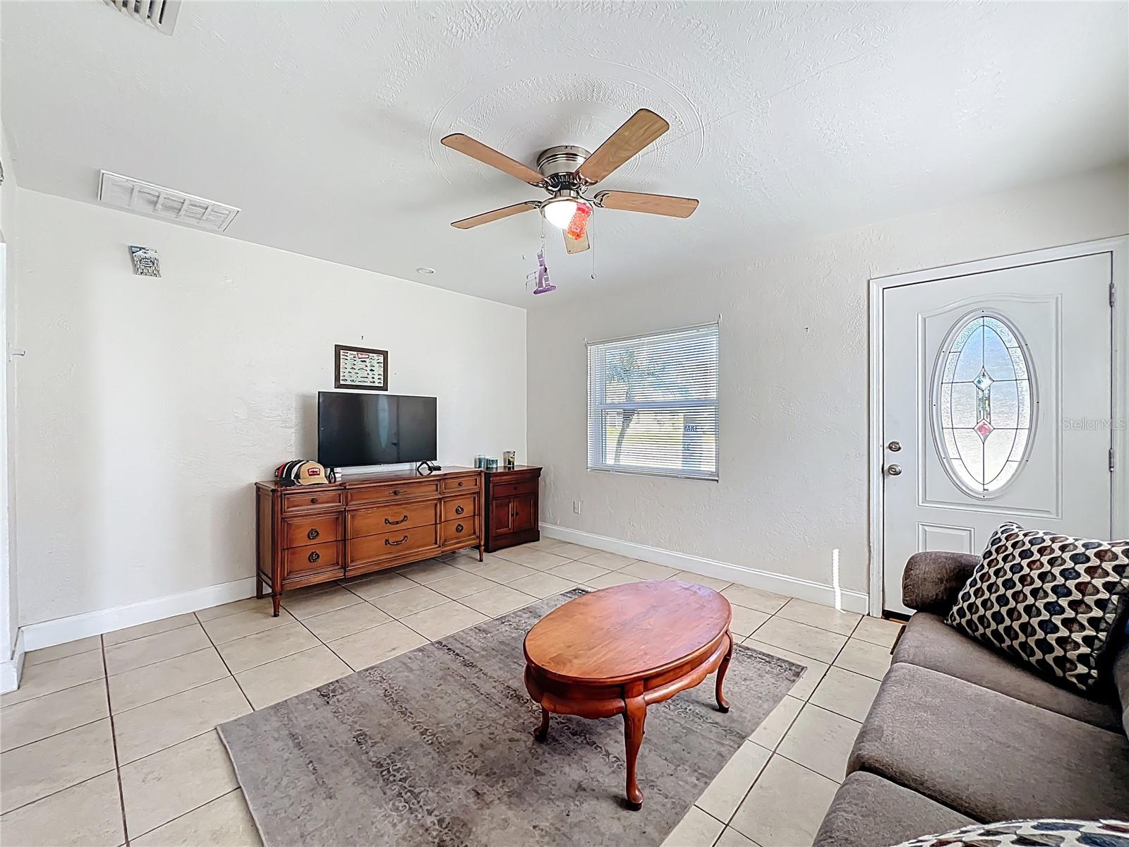 Image 26 of 40 For 742 Church Avenue 744