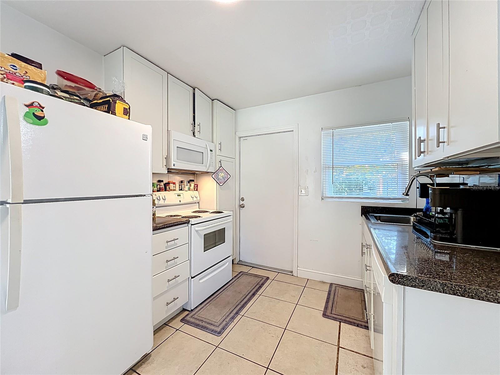 Image 29 of 40 For 742 Church Avenue 744