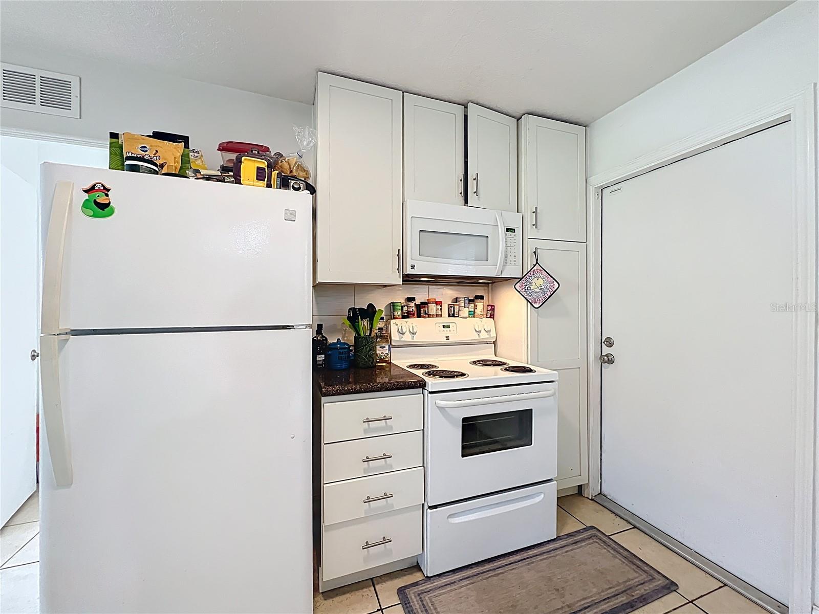 Image 32 of 40 For 742 Church Avenue 744