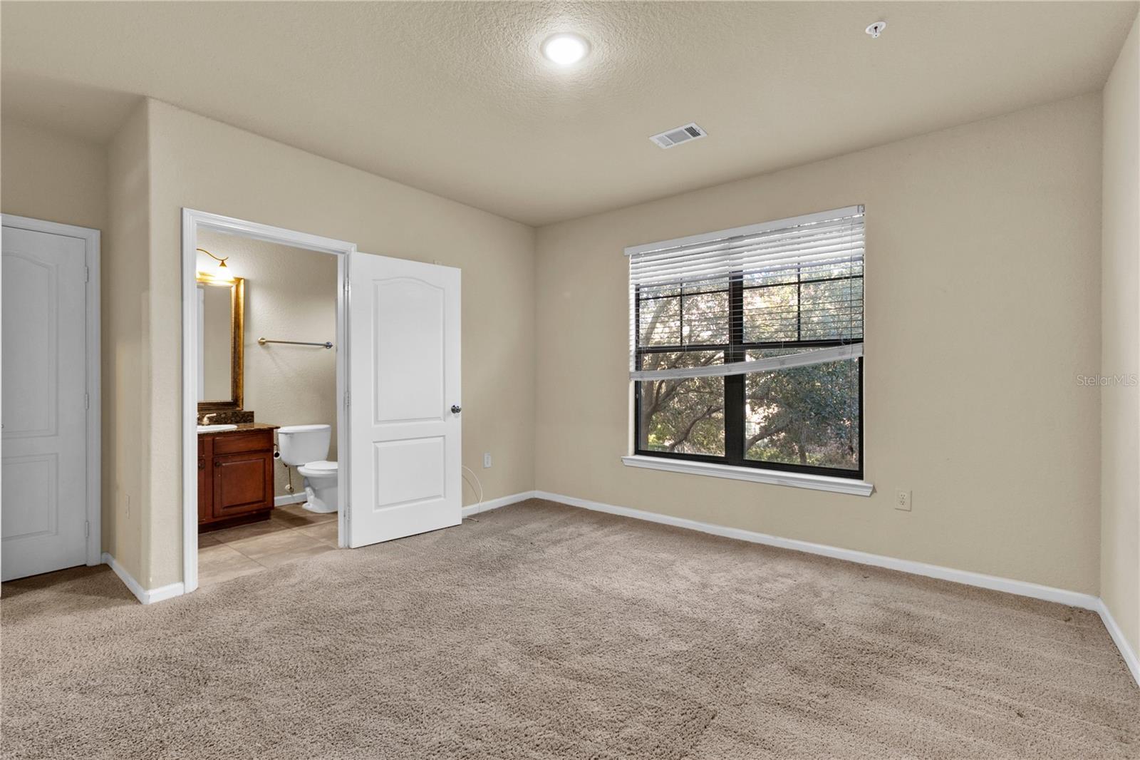 Image 10 of 27 For 903 Charo Parkway 823