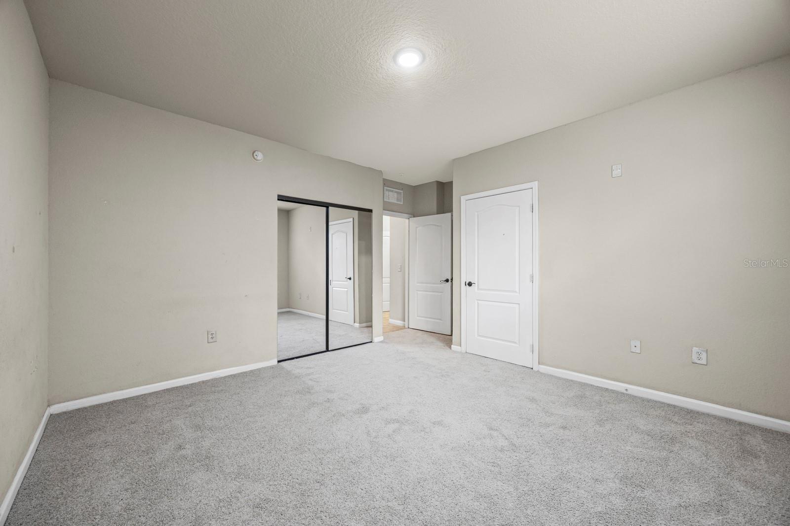 Image 19 of 27 For 903 Charo Parkway 823