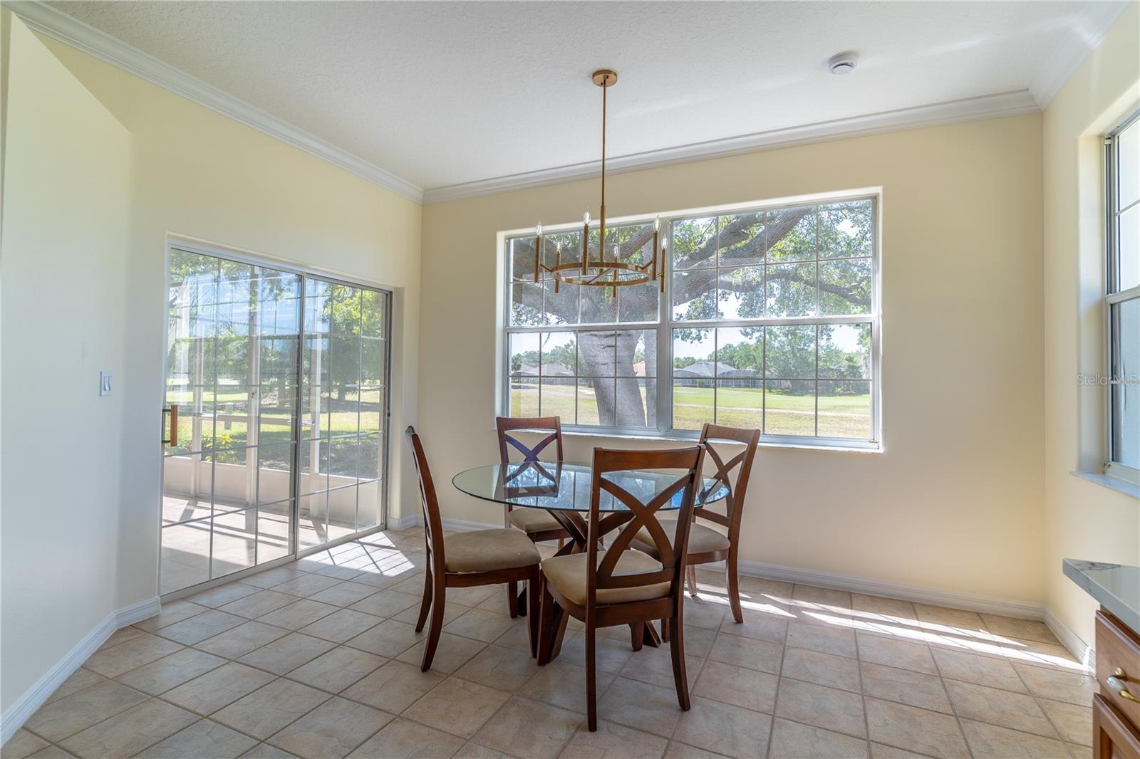 Image 11 of 33 For 1714 Golfview Drive