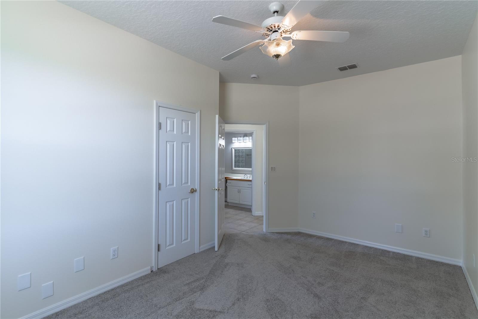 Image 24 of 33 For 1714 Golfview Drive