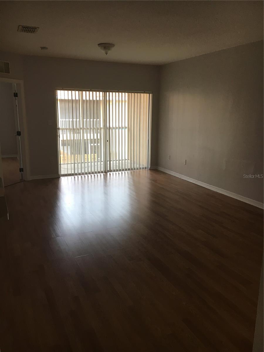 Image 8 of 15 For 533 Villa Del Sol Circle 202