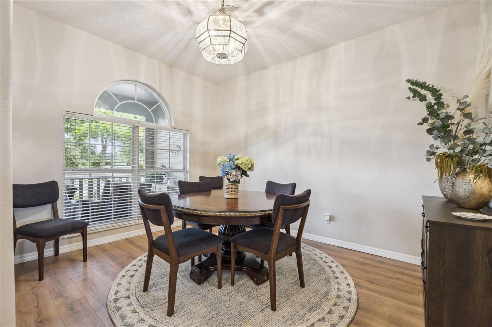 Image 13 of 95 For 2289 Twickingham Court