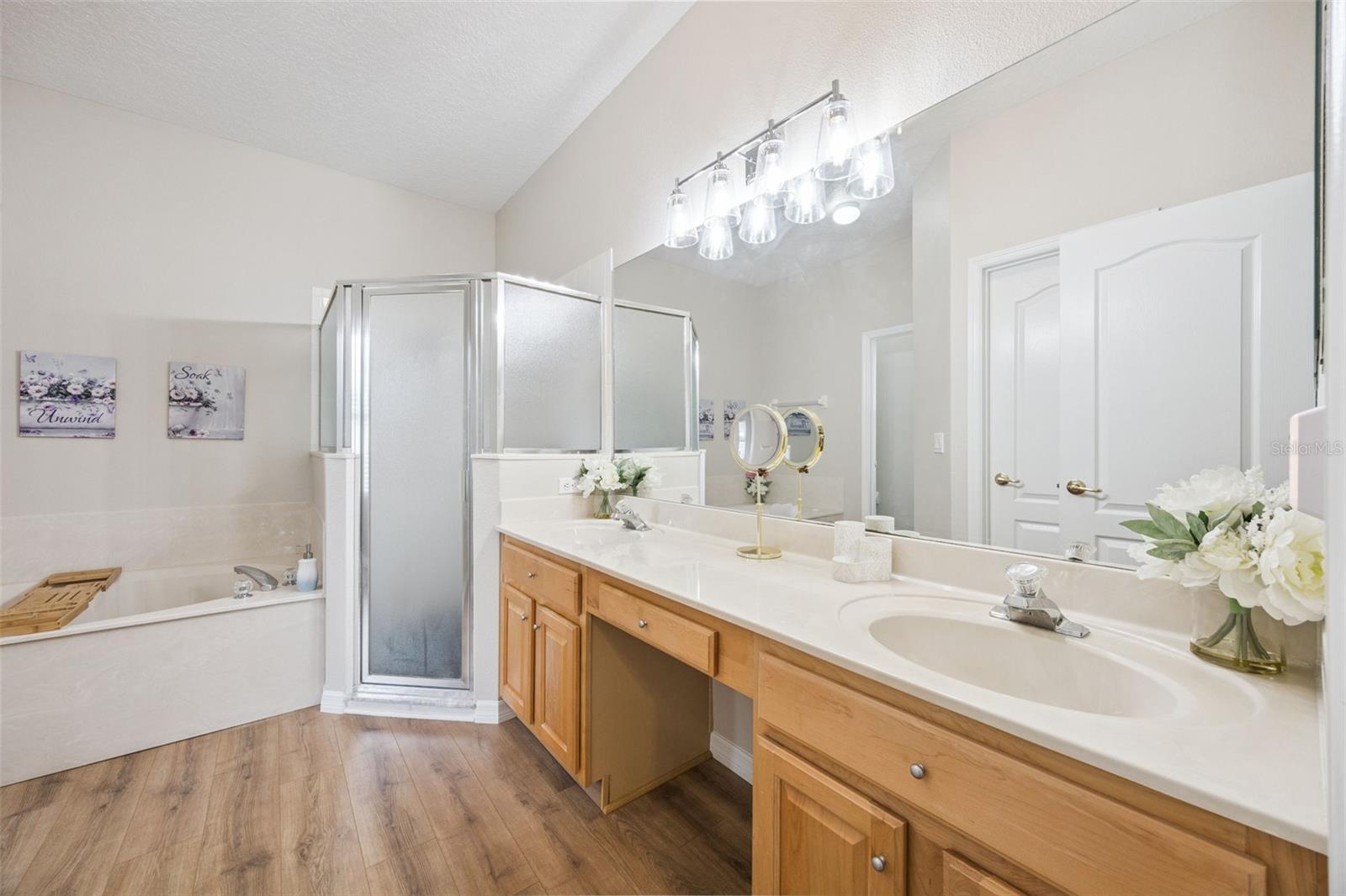 Image 36 of 95 For 2289 Twickingham Court