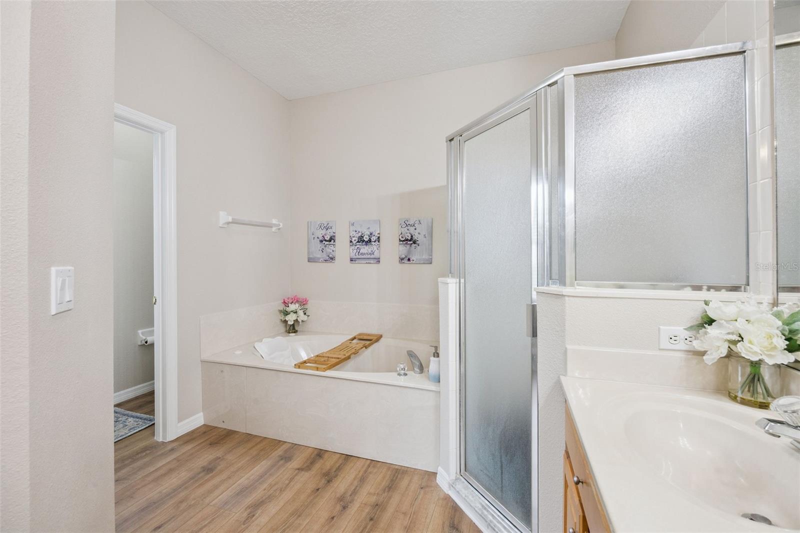 Image 37 of 95 For 2289 Twickingham Court