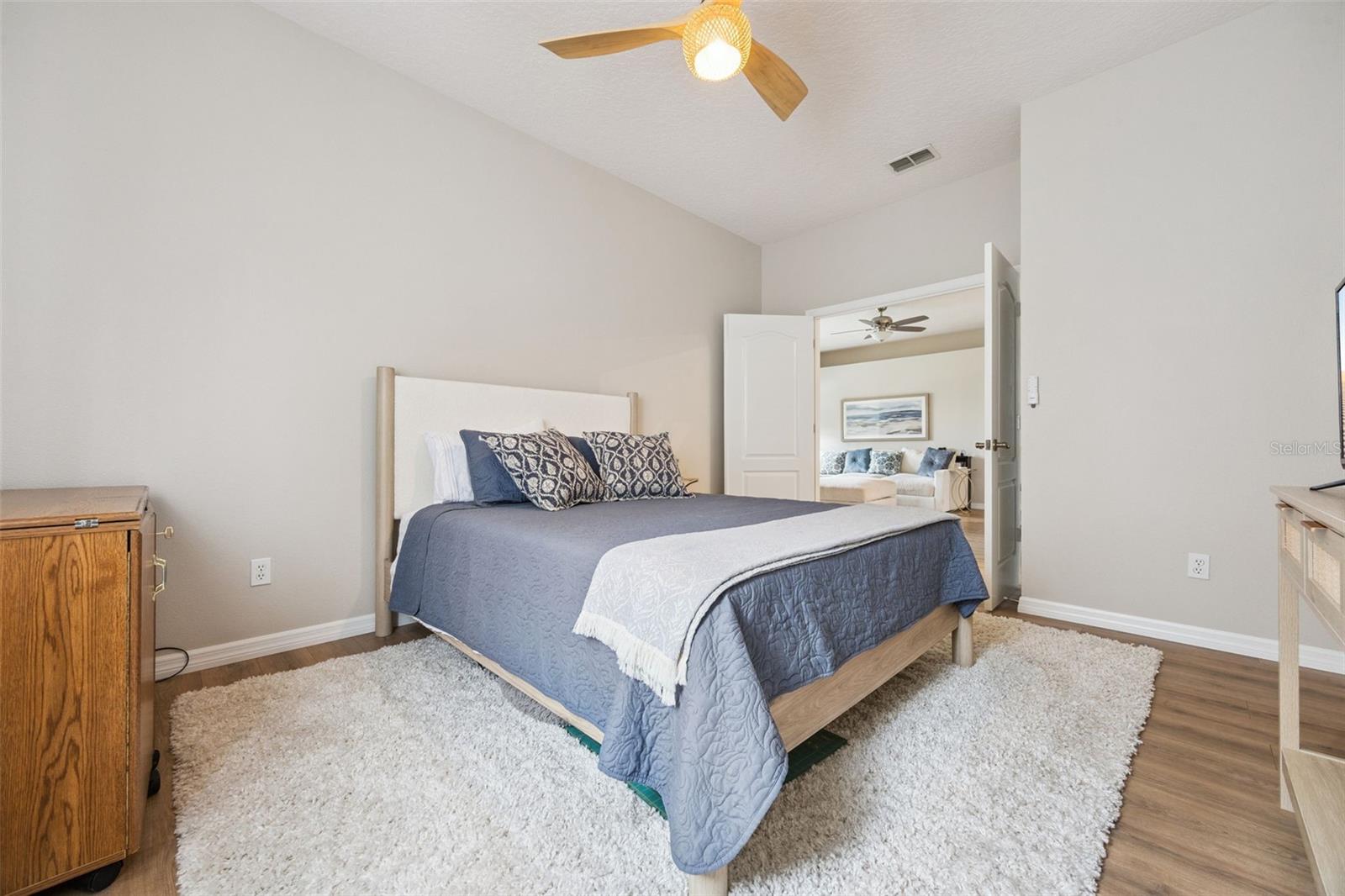 Image 39 of 95 For 2289 Twickingham Court