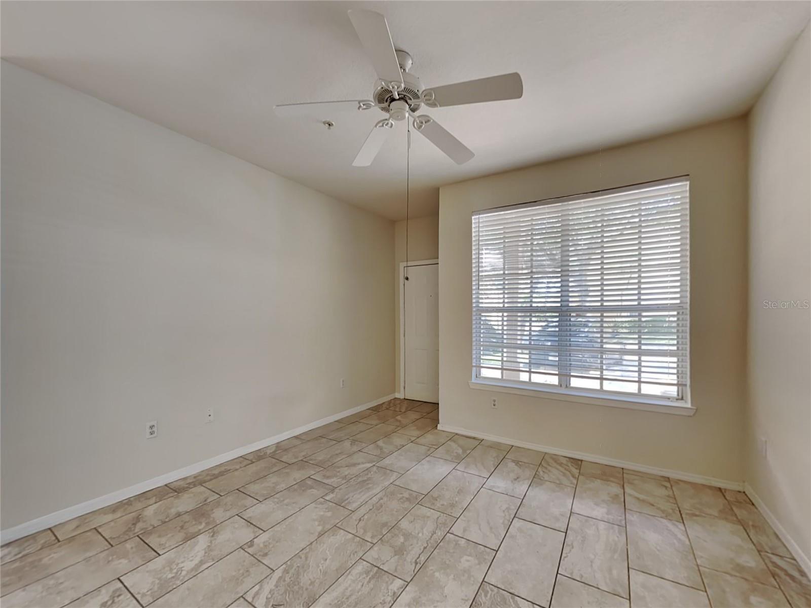 Image 10 of 13 For 832 Grand Regency Point 102