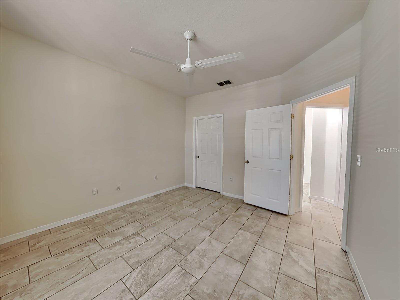 Image 9 of 13 For 832 Grand Regency Point 102