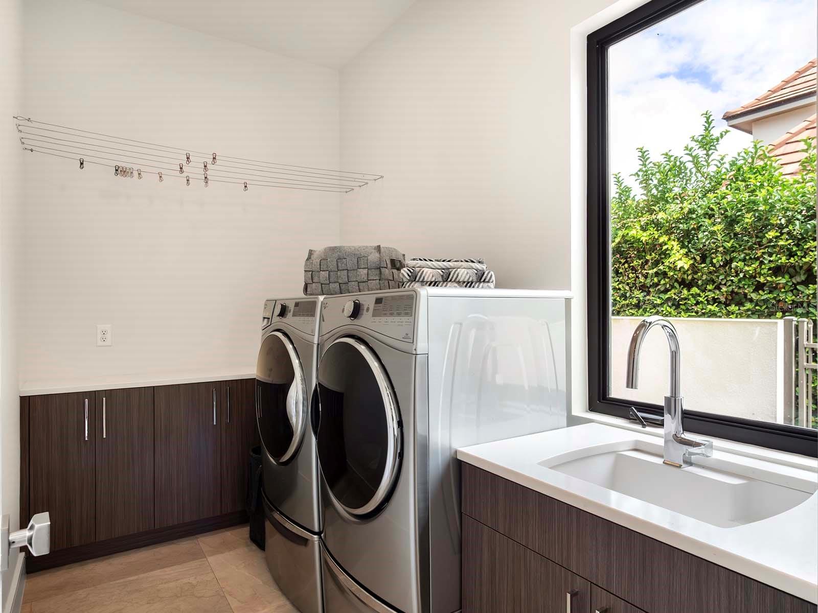 Image 21 of 52 For 9420 Thurloe Place