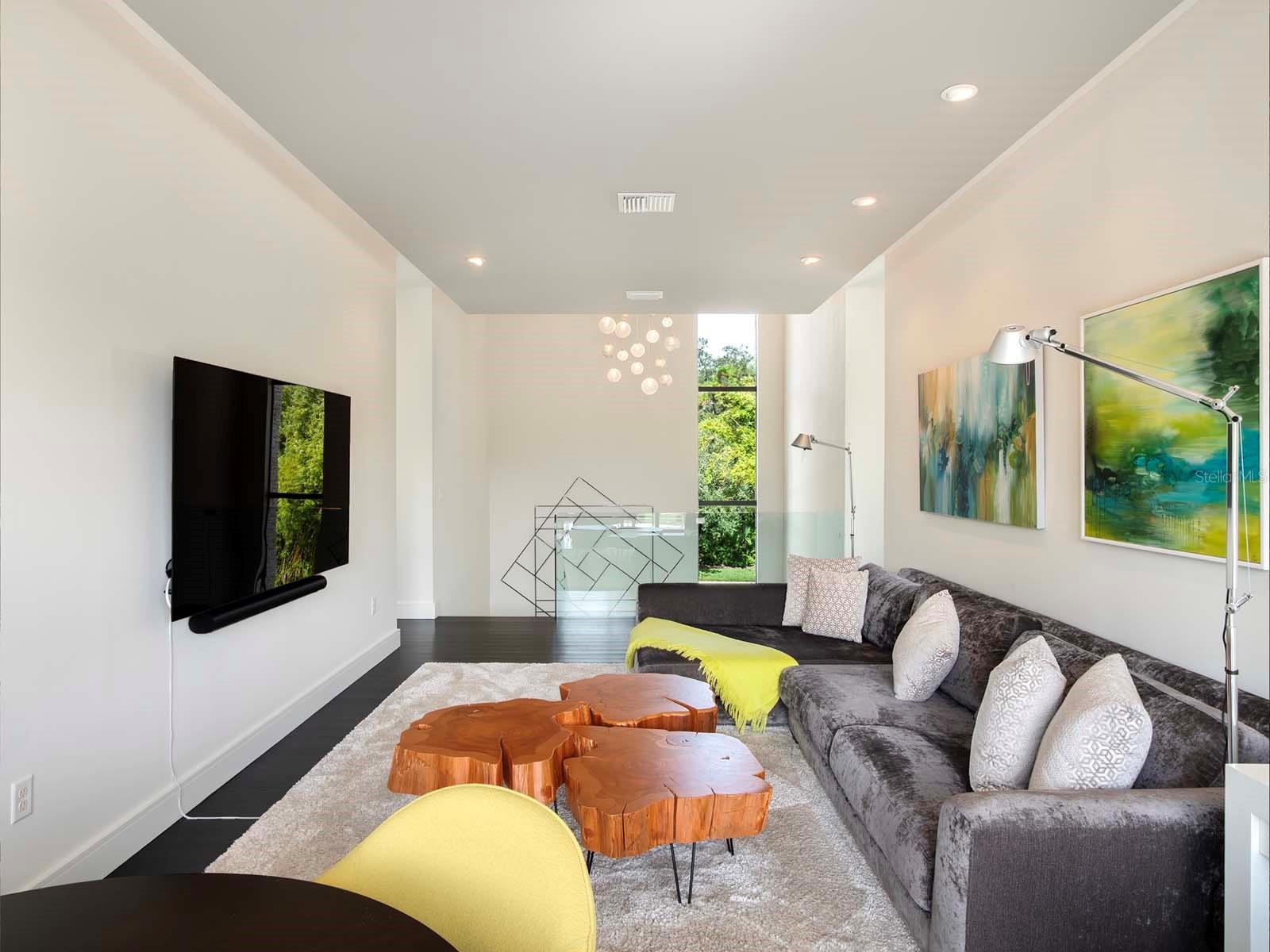 Image 25 of 52 For 9420 Thurloe Place