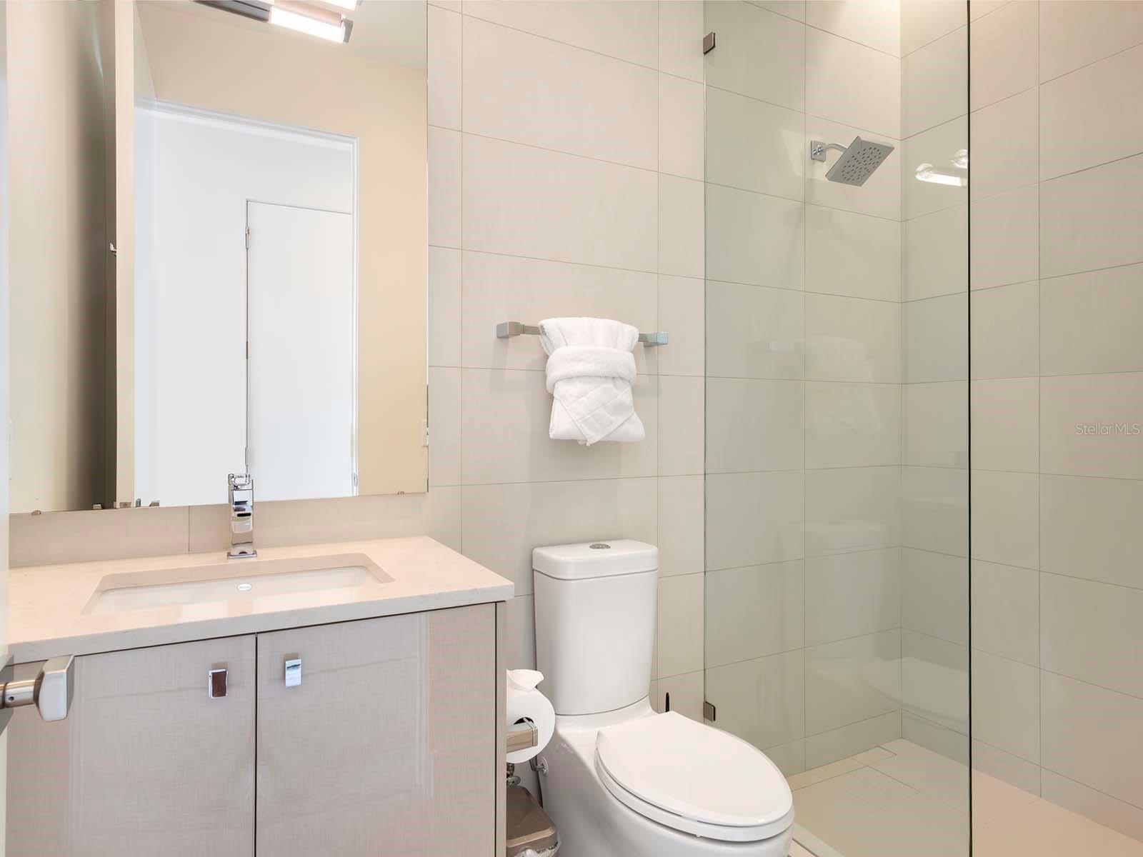 Image 33 of 52 For 9420 Thurloe Place