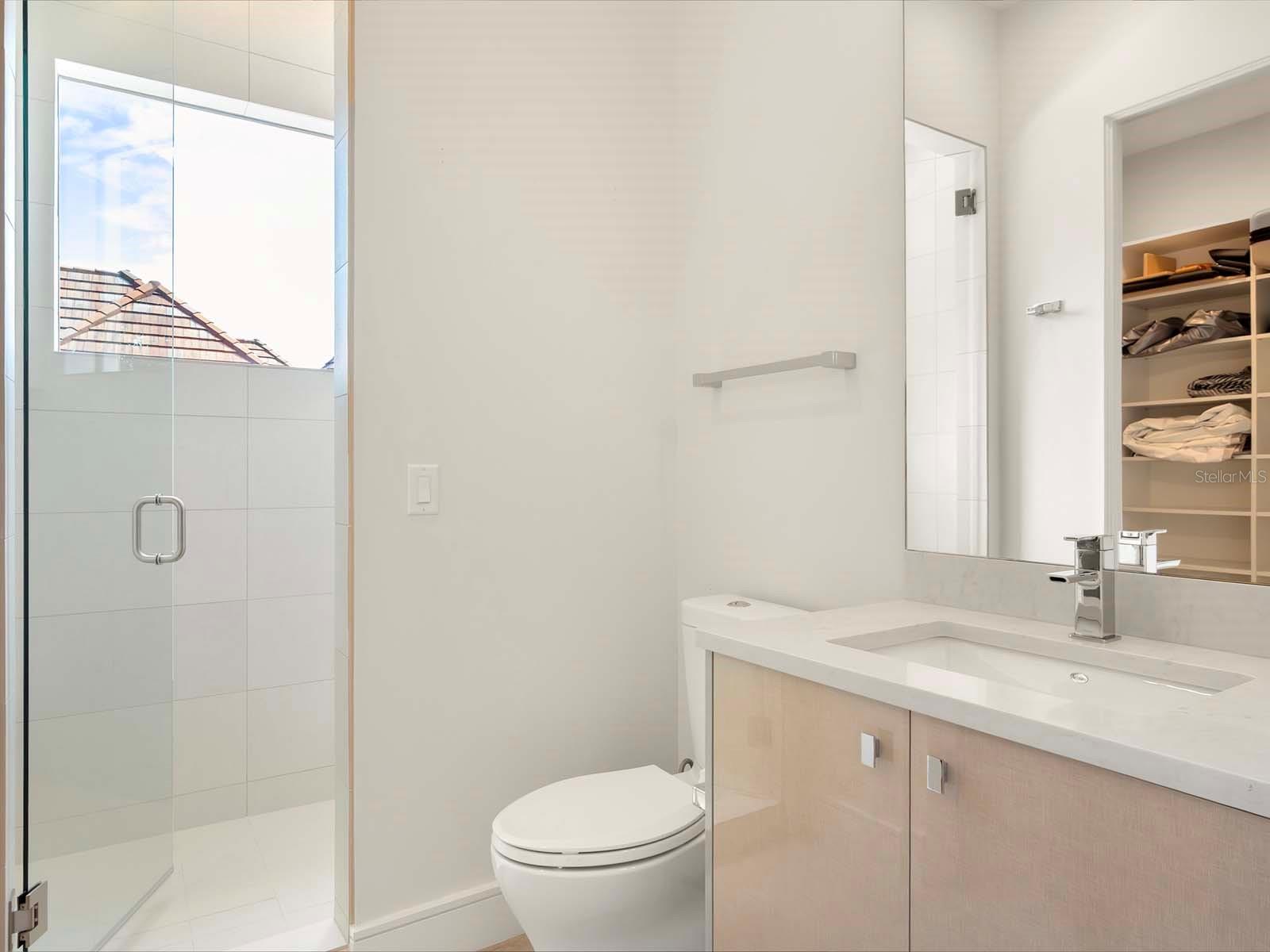 Image 35 of 52 For 9420 Thurloe Place