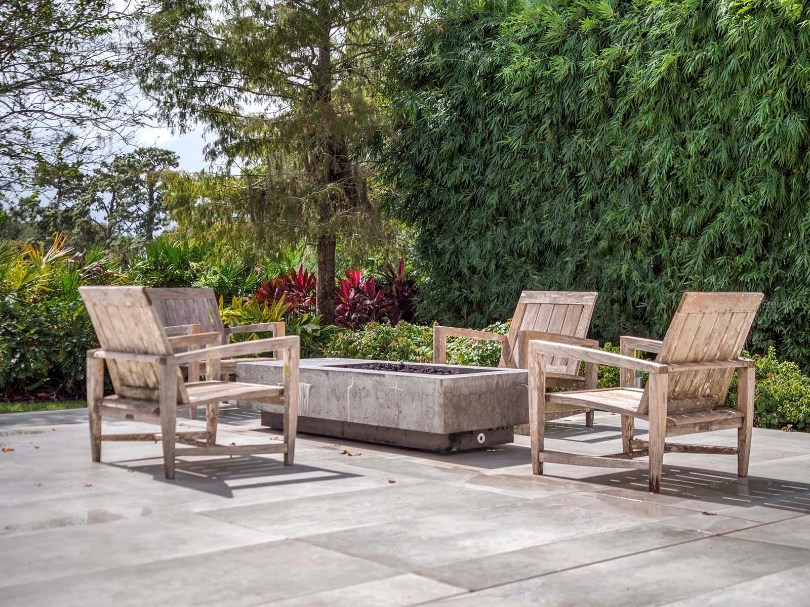 Image 38 of 52 For 9420 Thurloe Place