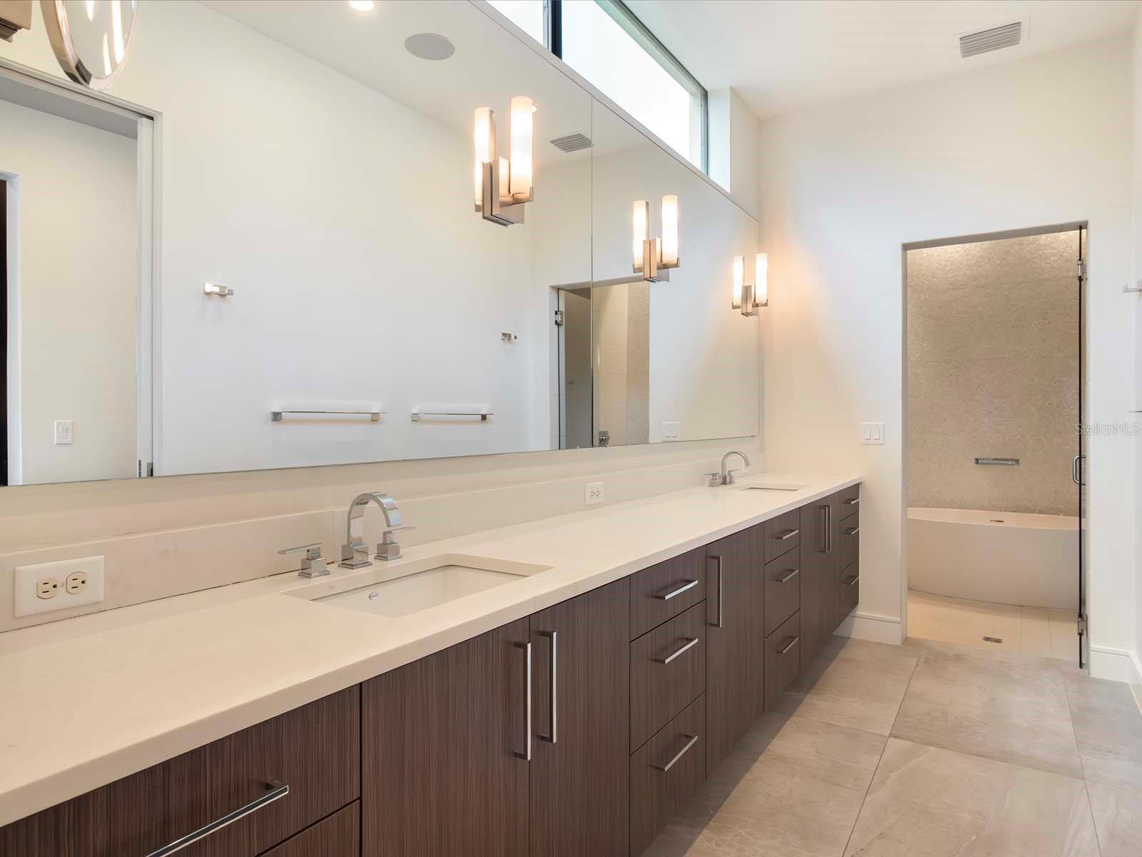 Image 8 of 52 For 9420 Thurloe Place