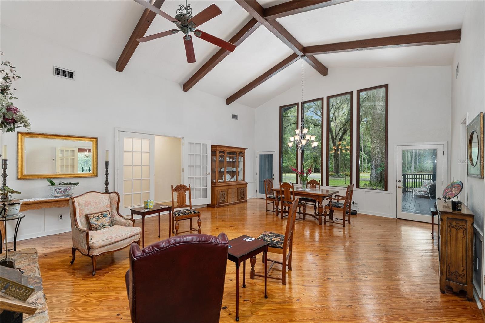 Image 10 of 77 For 11427 10th Terrace