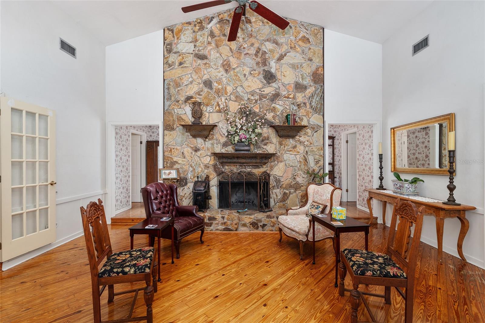 Image 15 of 77 For 11427 10th Terrace