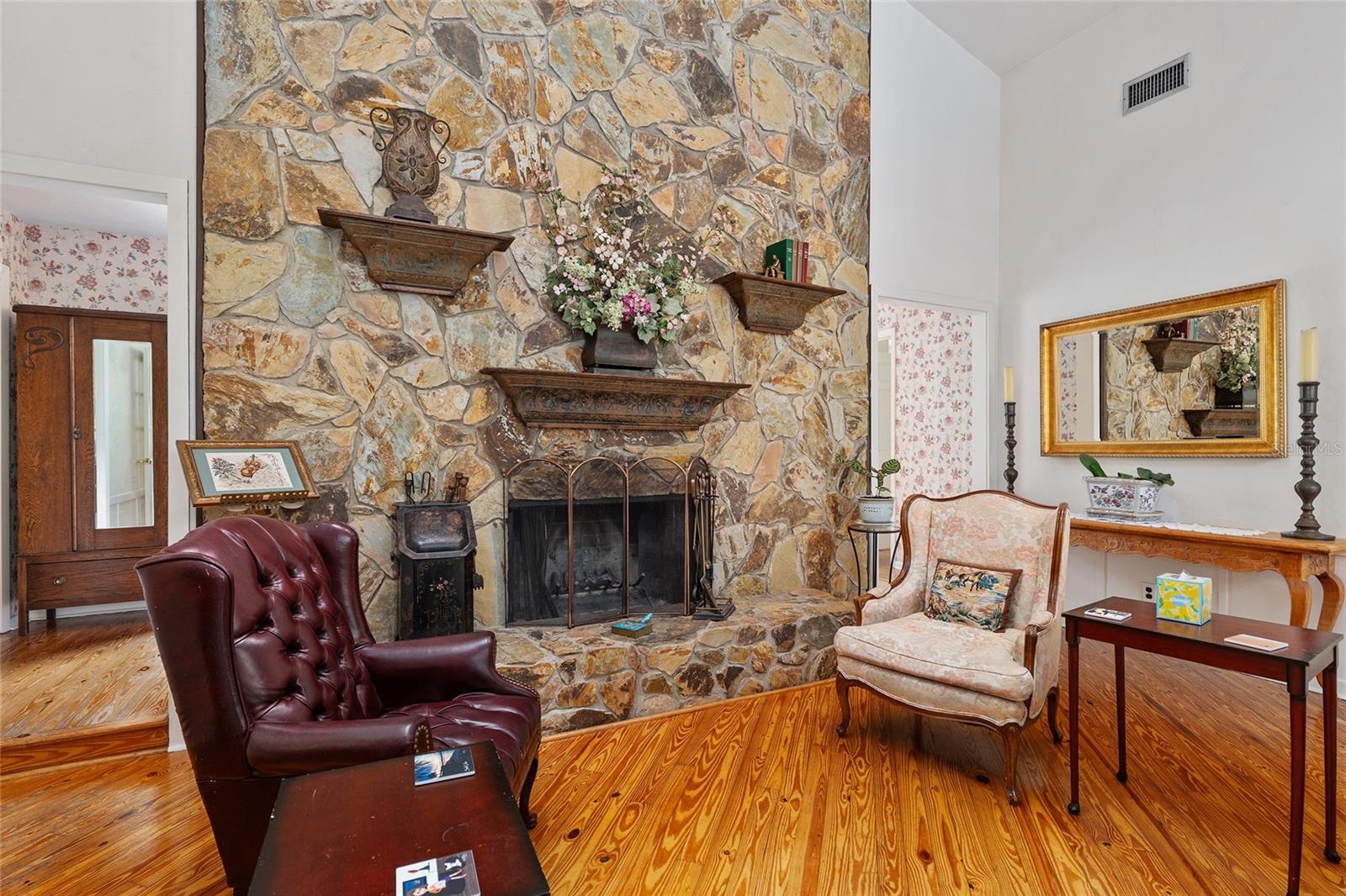 Image 16 of 77 For 11427 10th Terrace