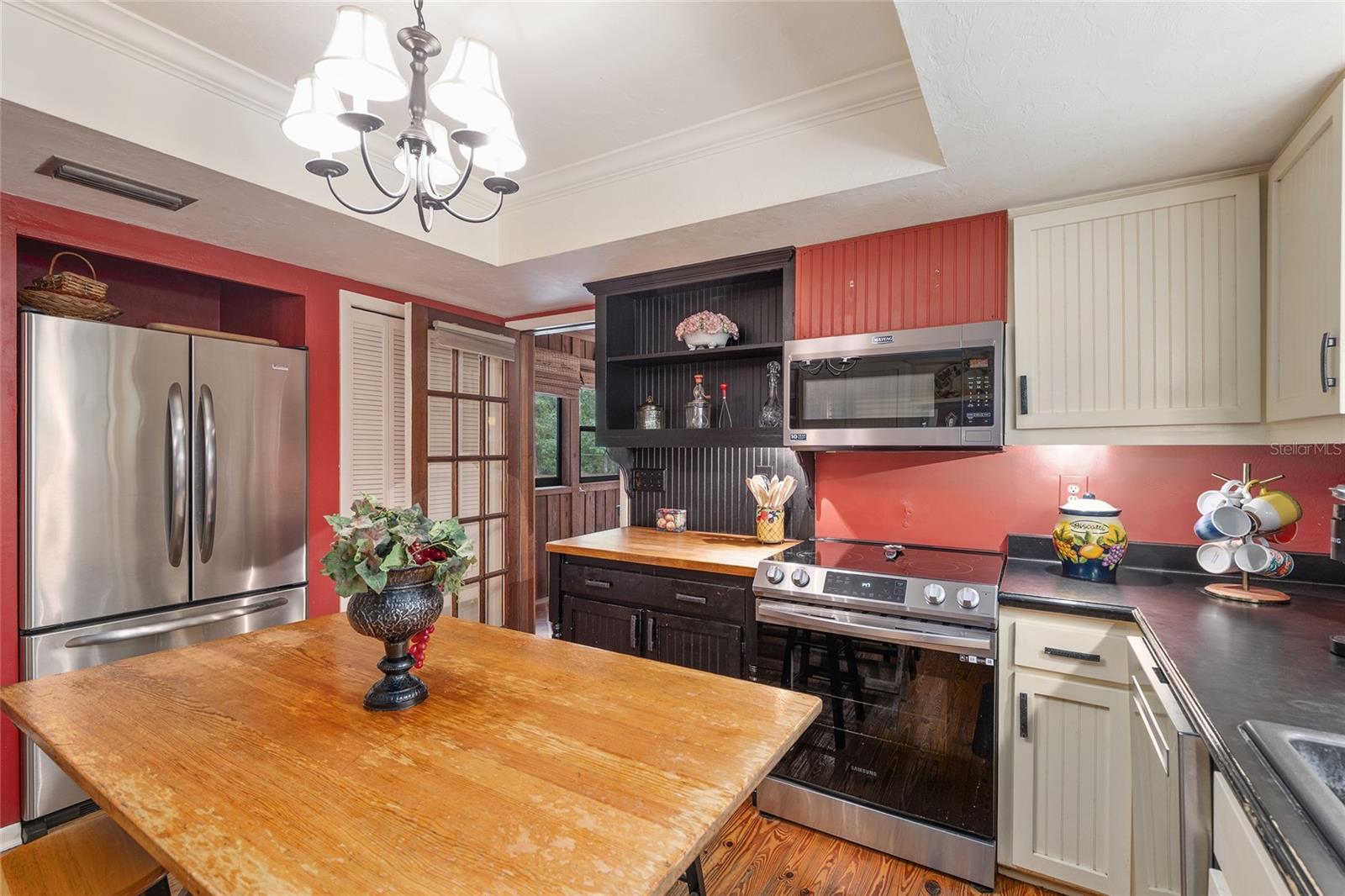 Image 24 of 77 For 11427 10th Terrace