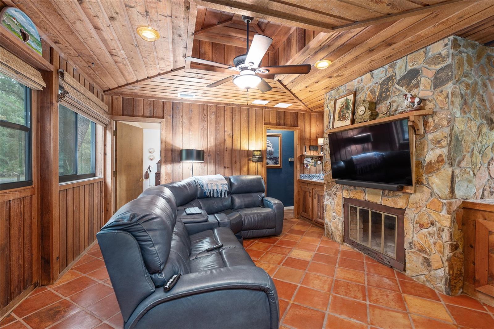 Image 30 of 77 For 11427 10th Terrace