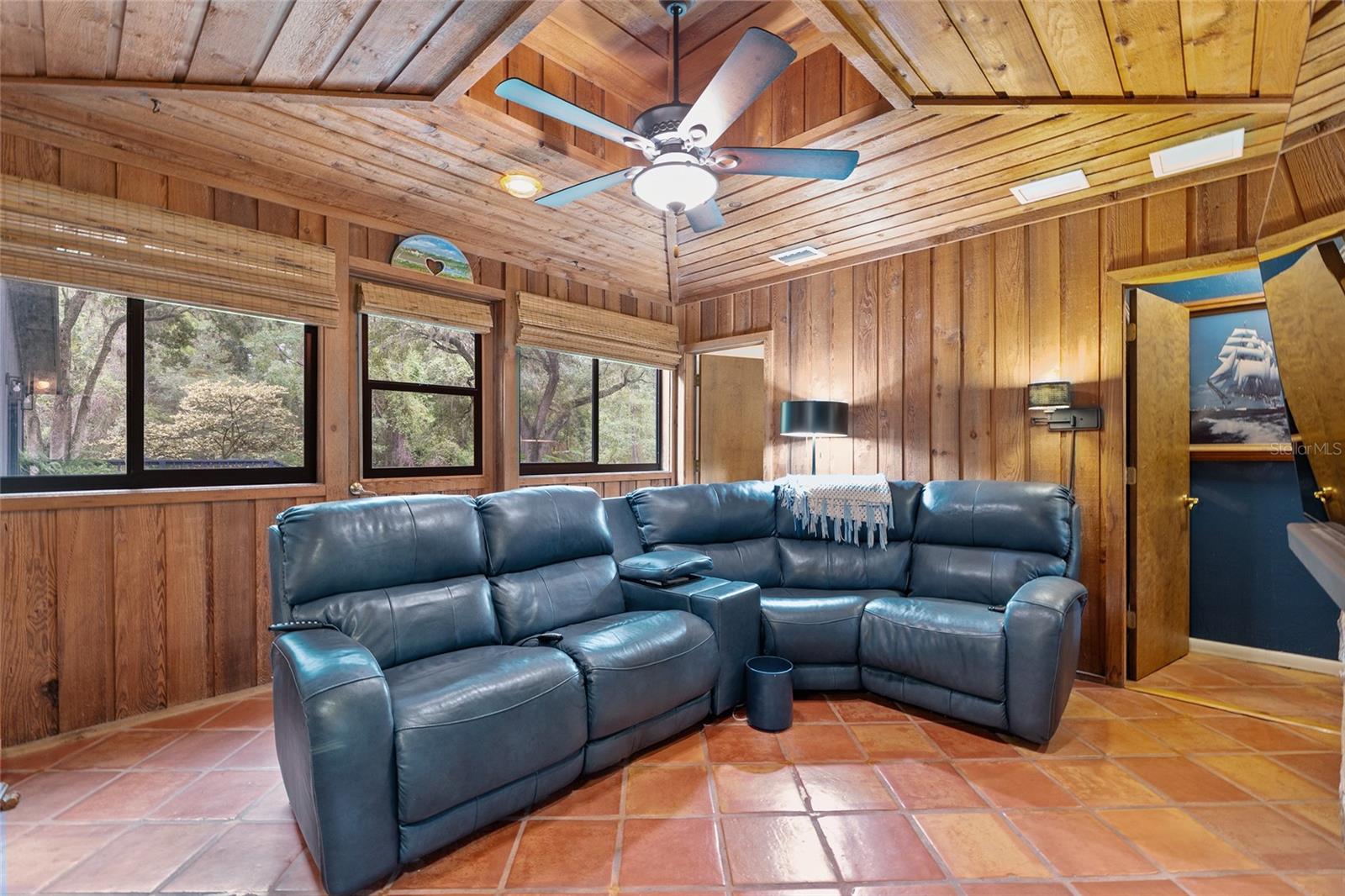 Image 31 of 77 For 11427 10th Terrace