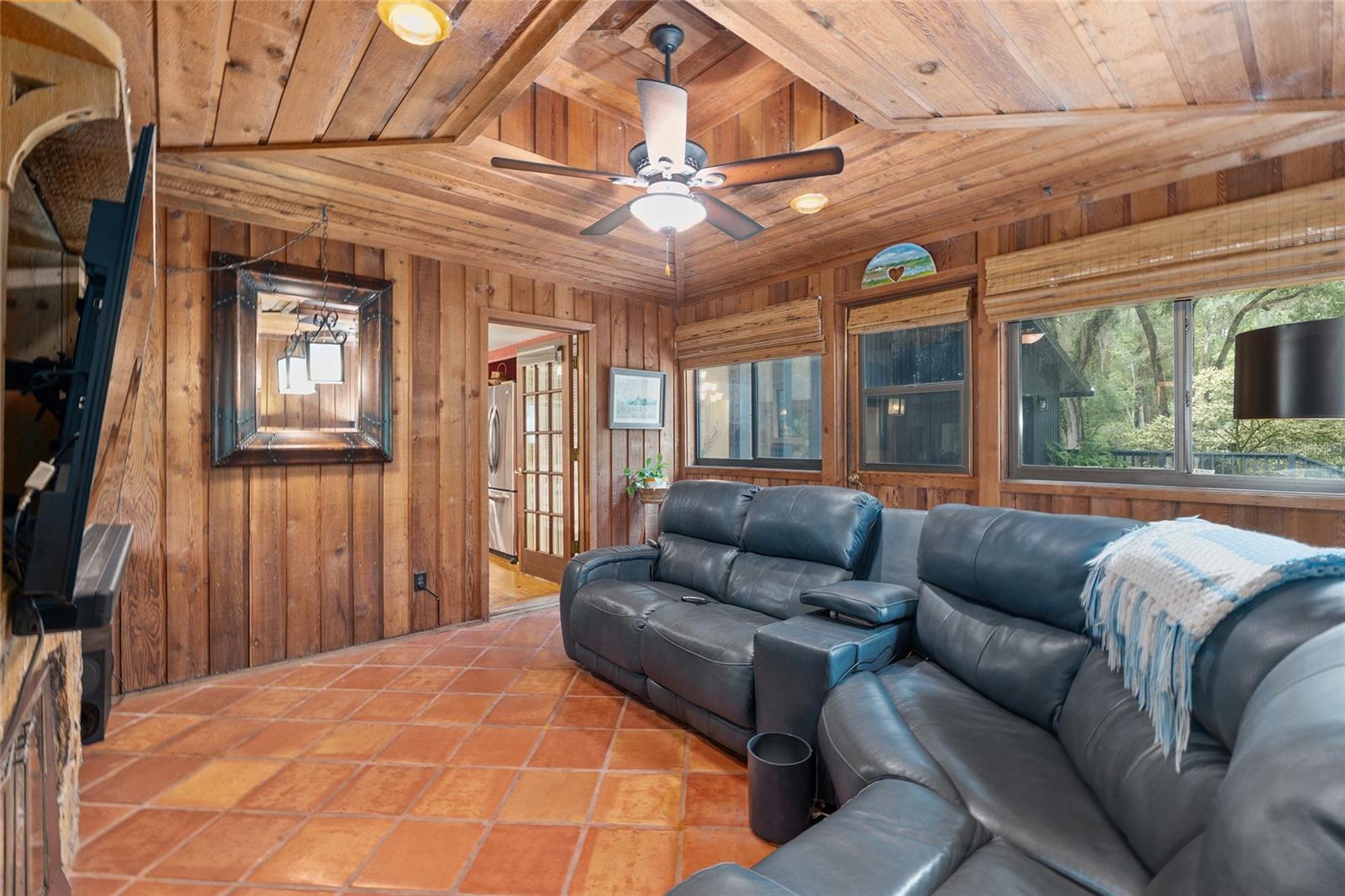 Image 32 of 77 For 11427 10th Terrace