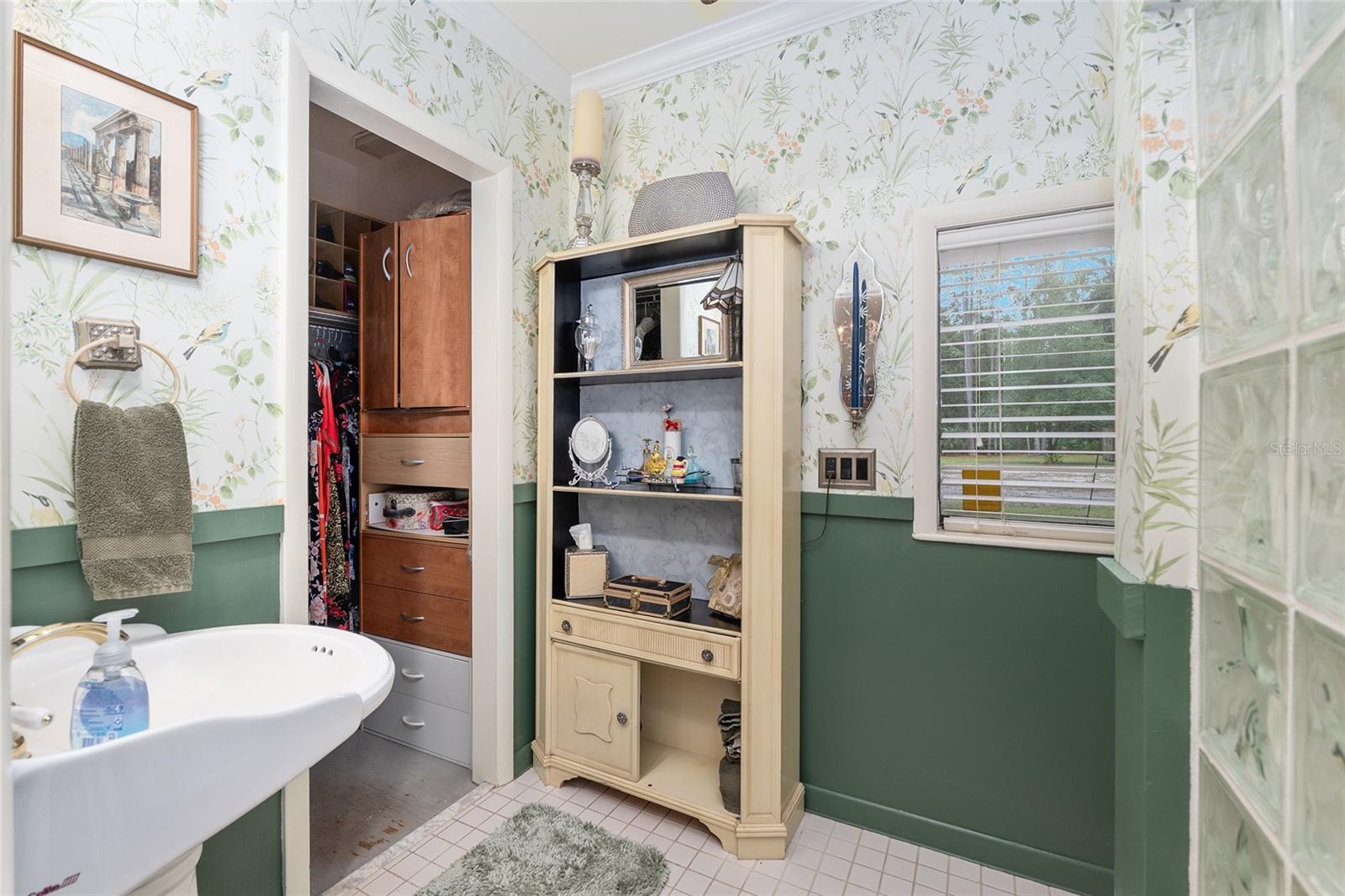 Image 40 of 77 For 11427 10th Terrace