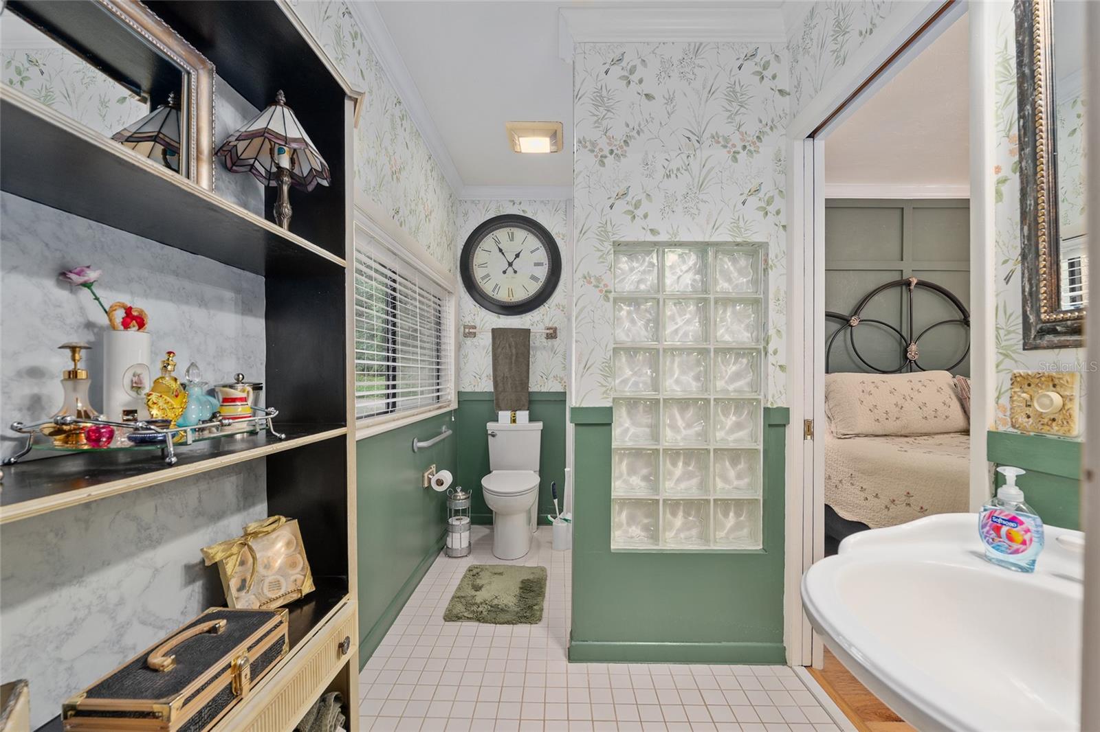 Image 43 of 77 For 11427 10th Terrace