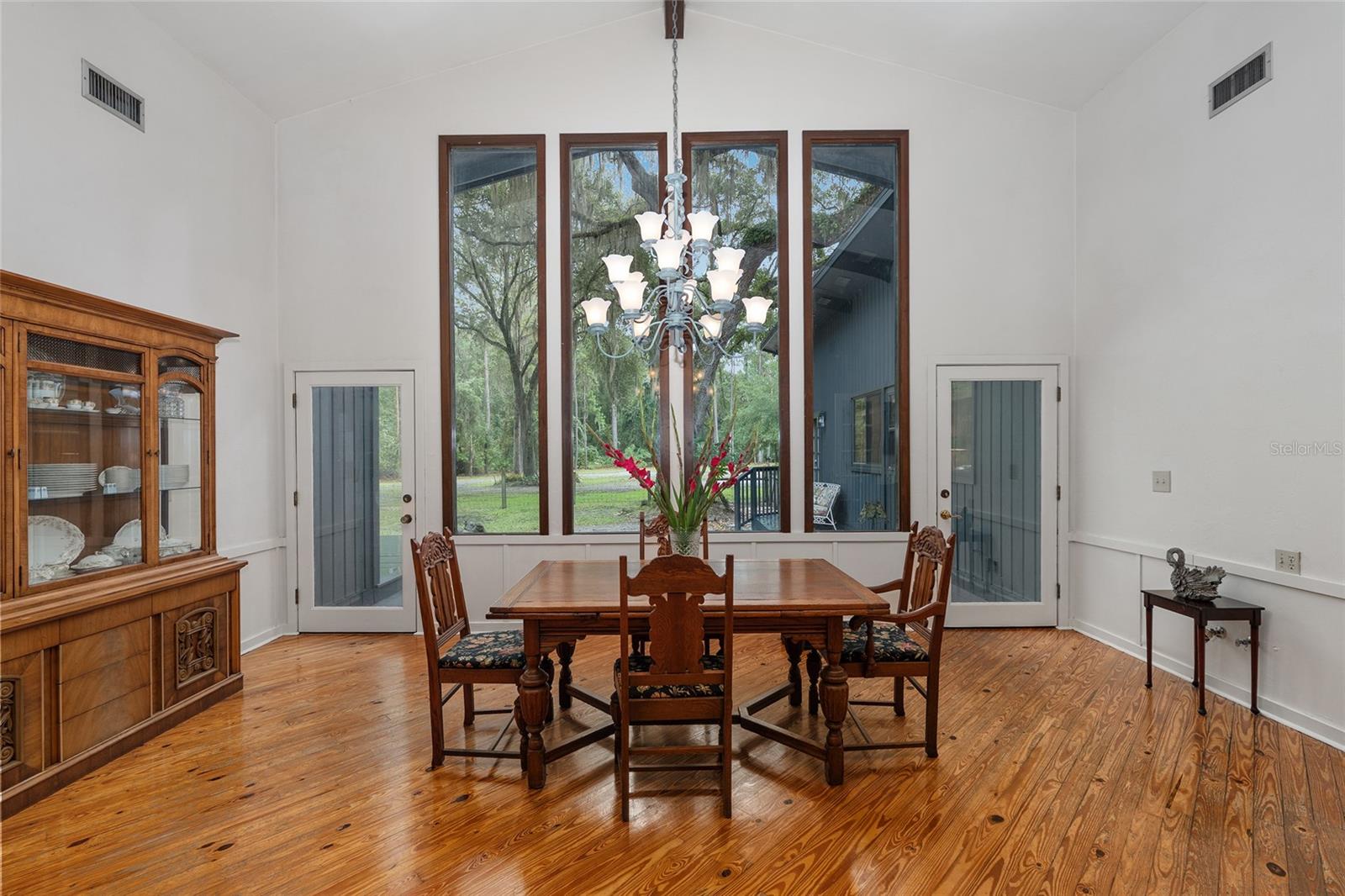 Image 8 of 77 For 11427 10th Terrace