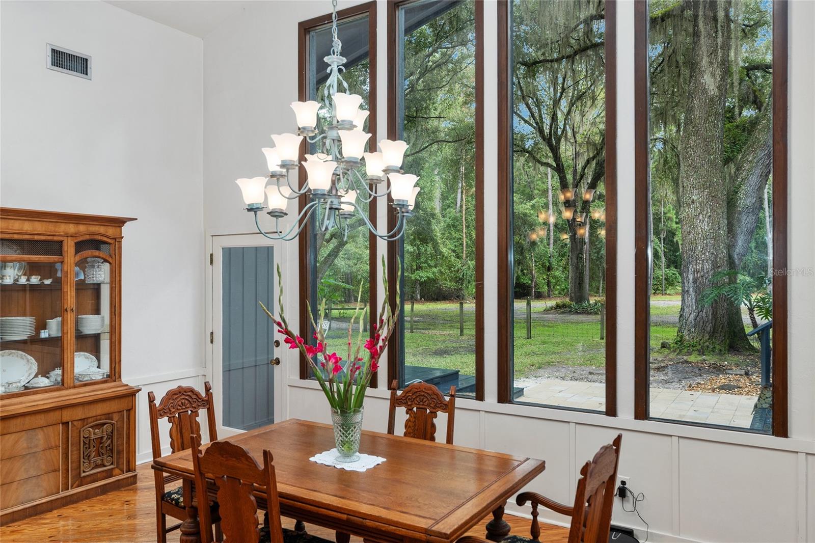 Image 9 of 77 For 11427 10th Terrace