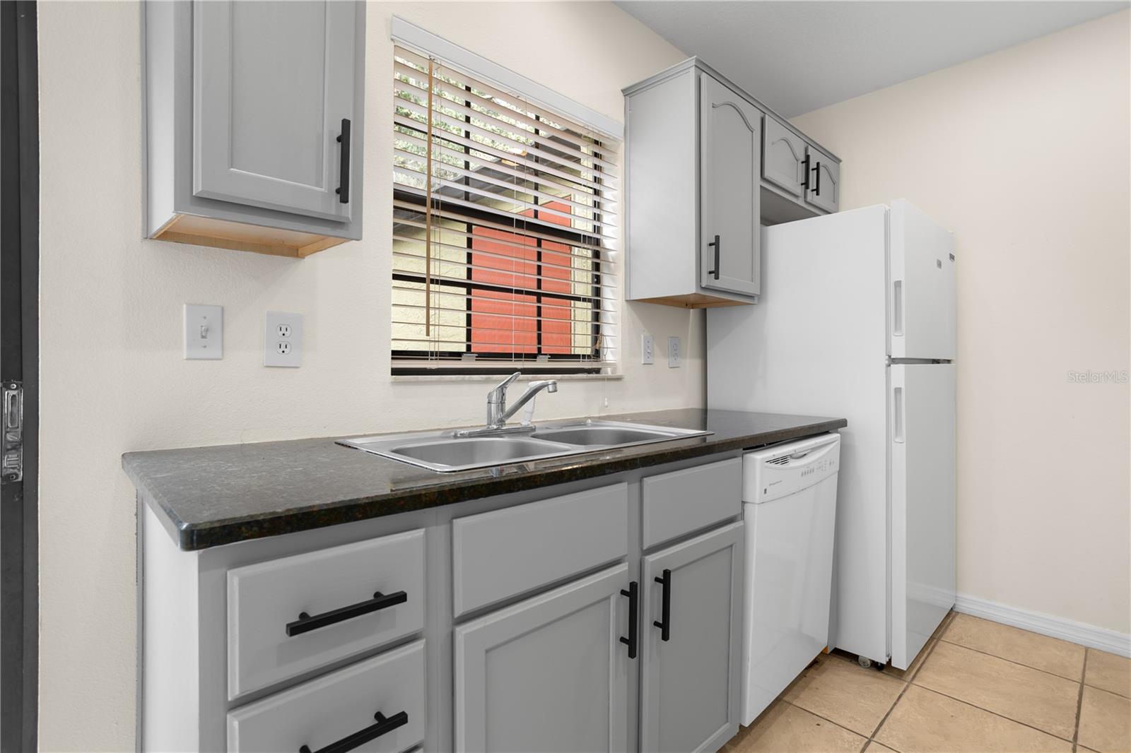 Image 3 of 25 For 7337 Cedar Creek Court 75