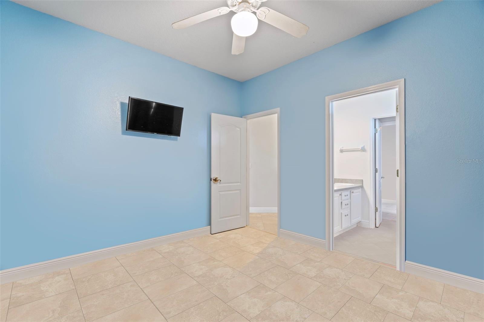 Image 29 of 43 For 5306 Crane Hill Court
