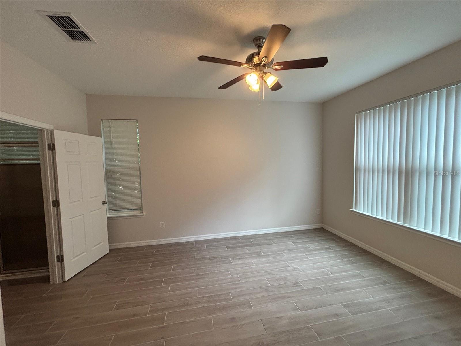 Image 11 of 13 For 4600 Via Veneto Court