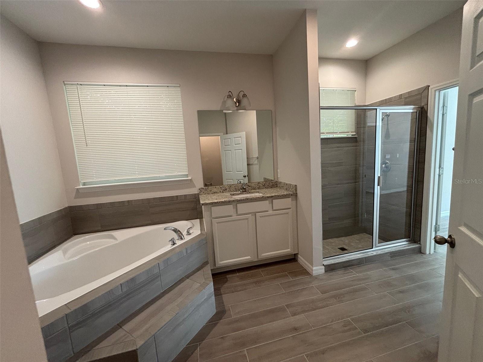 Image 12 of 13 For 4600 Via Veneto Court