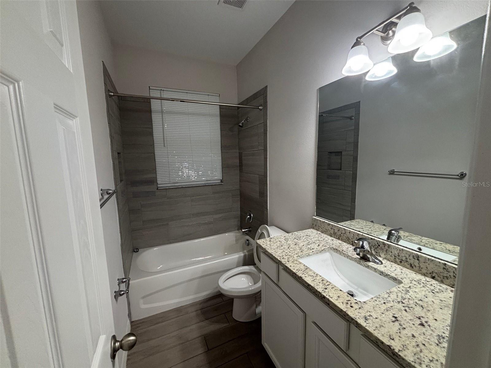 Image 7 of 13 For 4600 Via Veneto Court