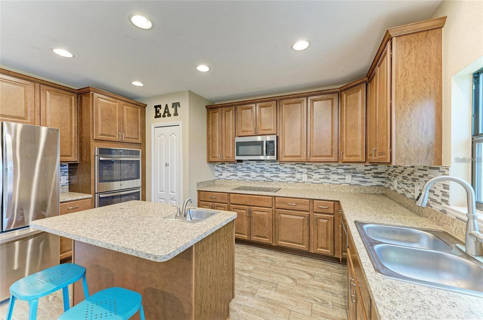 Image 10 of 36 For 2084 La Palma Avenue