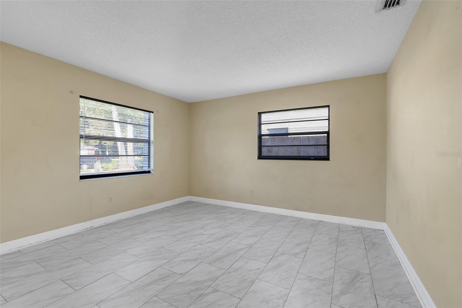 Image 29 of 41 For 2528 Canterclub Trail