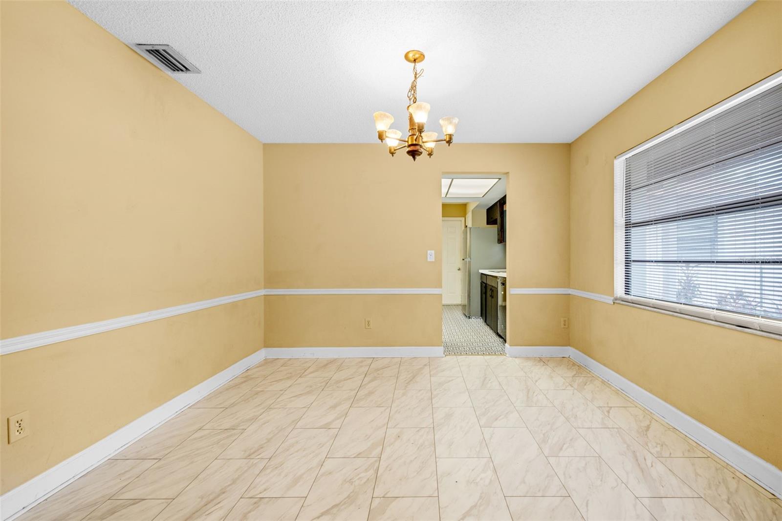 Image 3 of 41 For 2528 Canterclub Trail