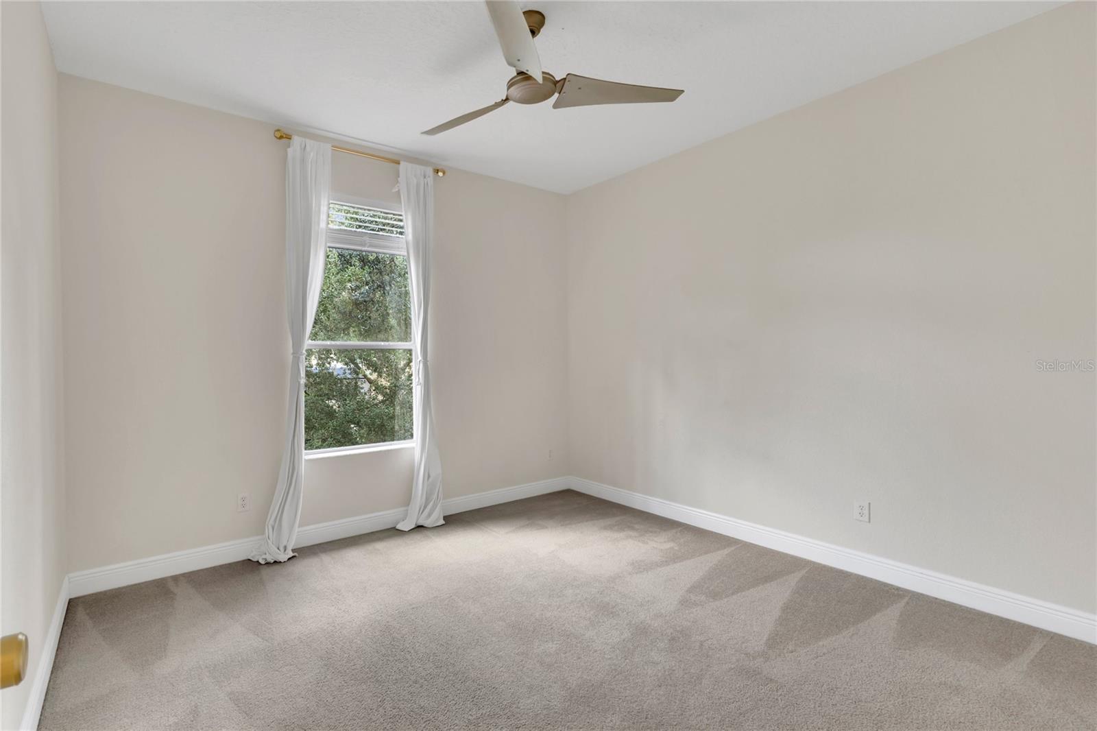 Image 22 of 43 For 10117 Sweetleaf Street