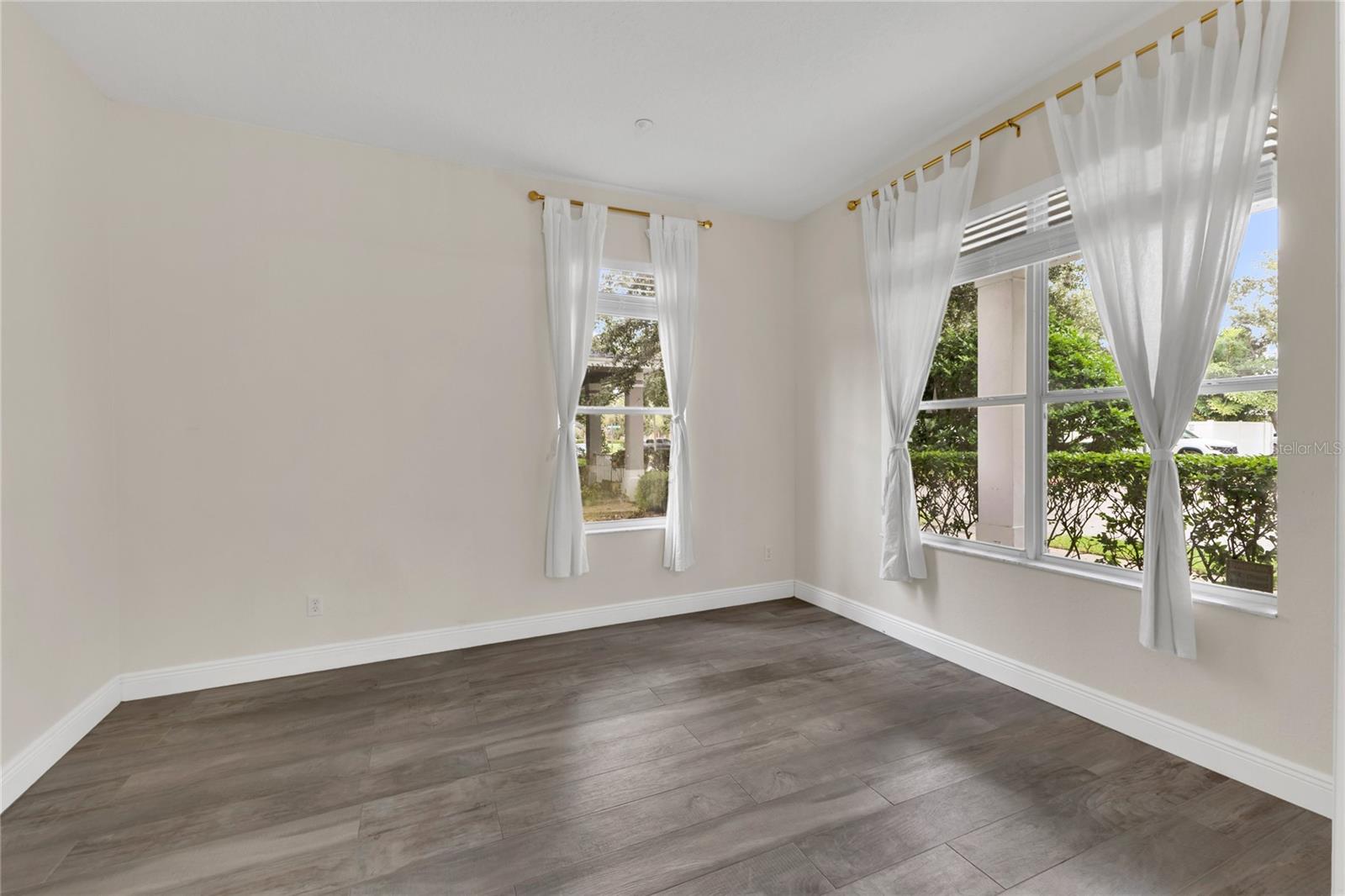 Image 5 of 43 For 10117 Sweetleaf Street