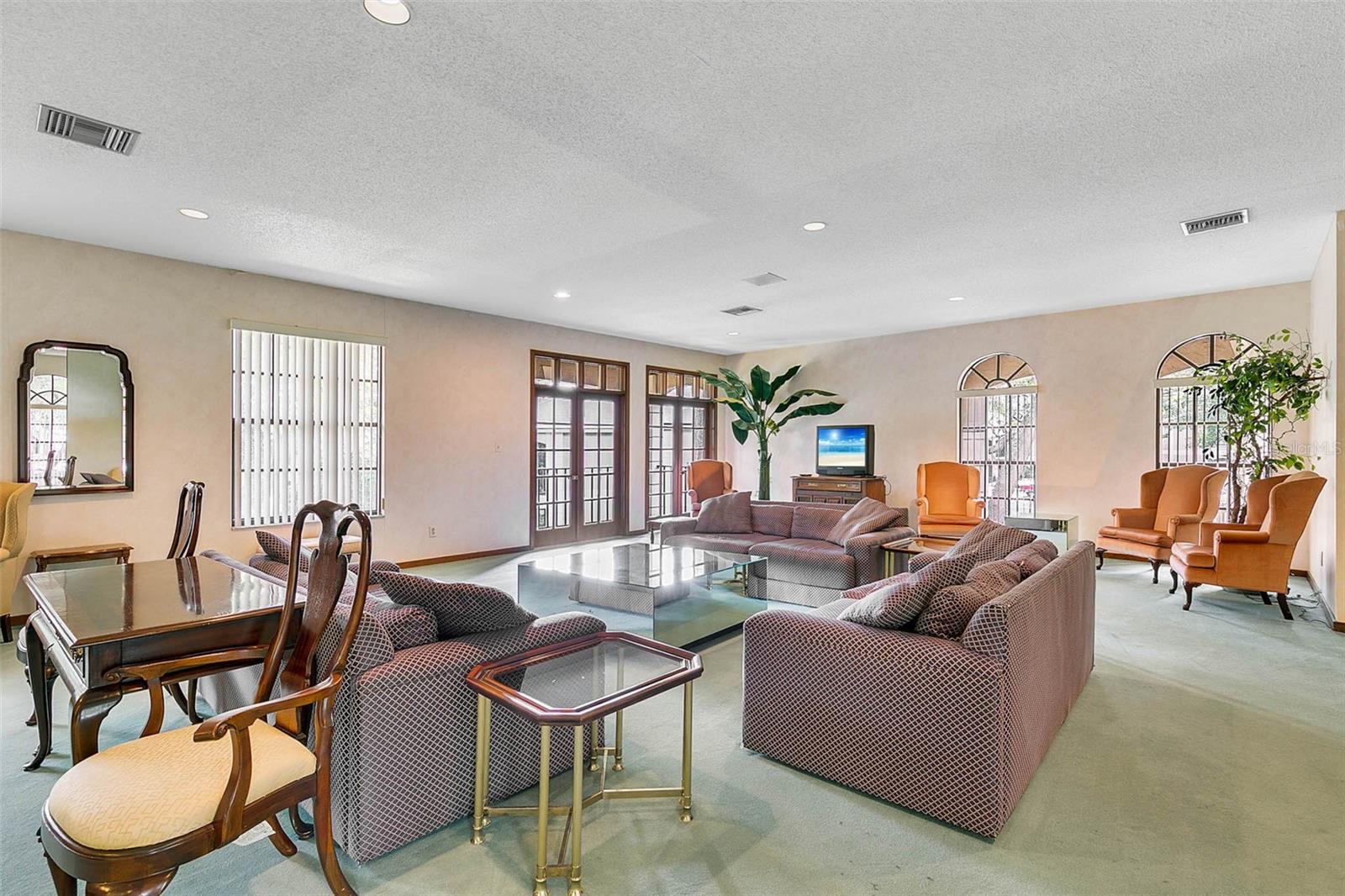 Image 37 of 40 For 1055 Kensington Park Drive 205