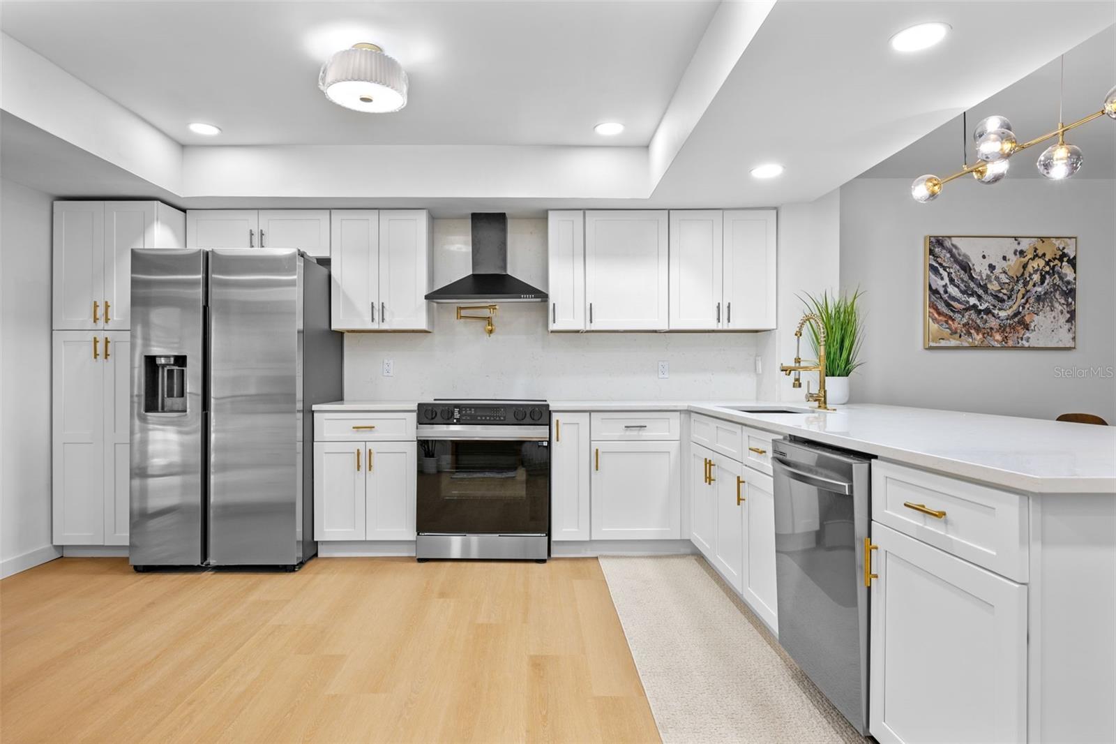 Image 5 of 40 For 1055 Kensington Park Drive 205