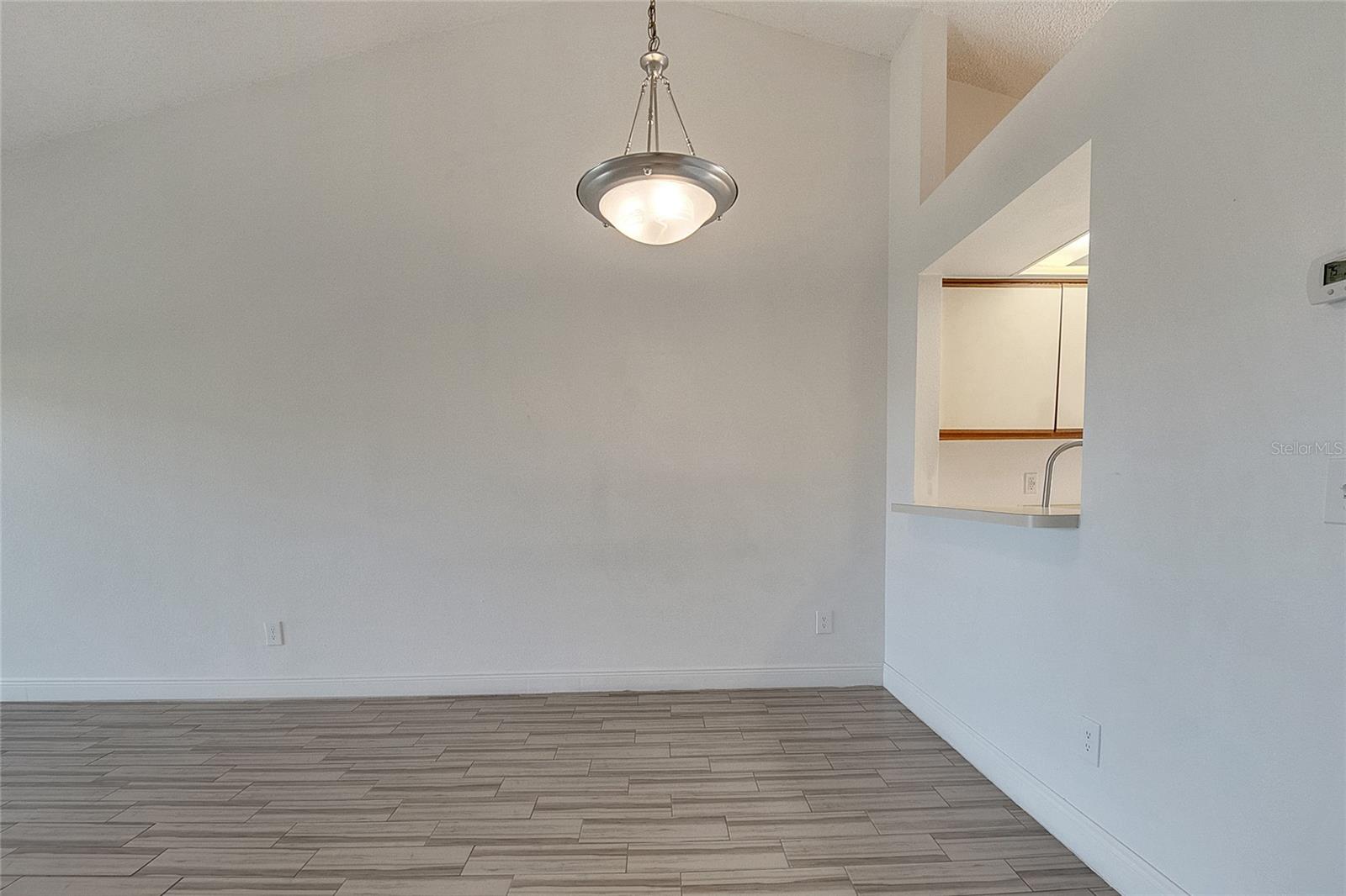 Image 13 of 47 For 1239 Lucaya Circle