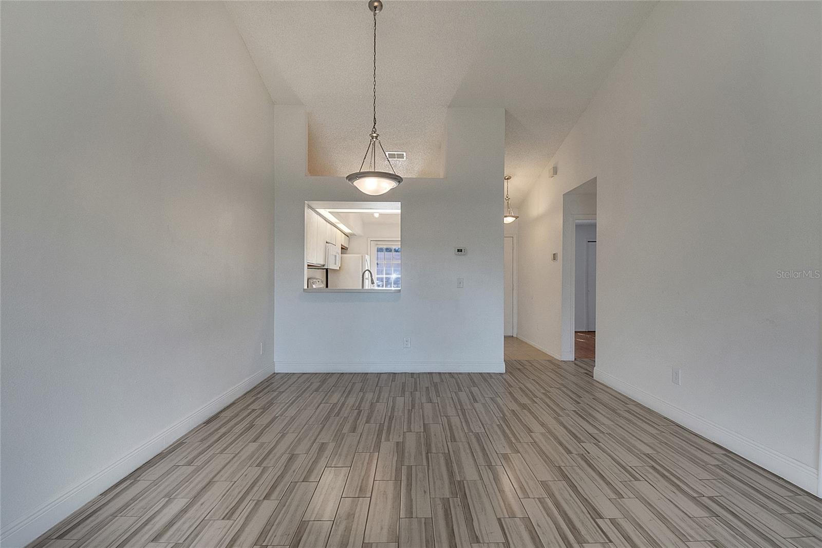 Image 14 of 47 For 1239 Lucaya Circle