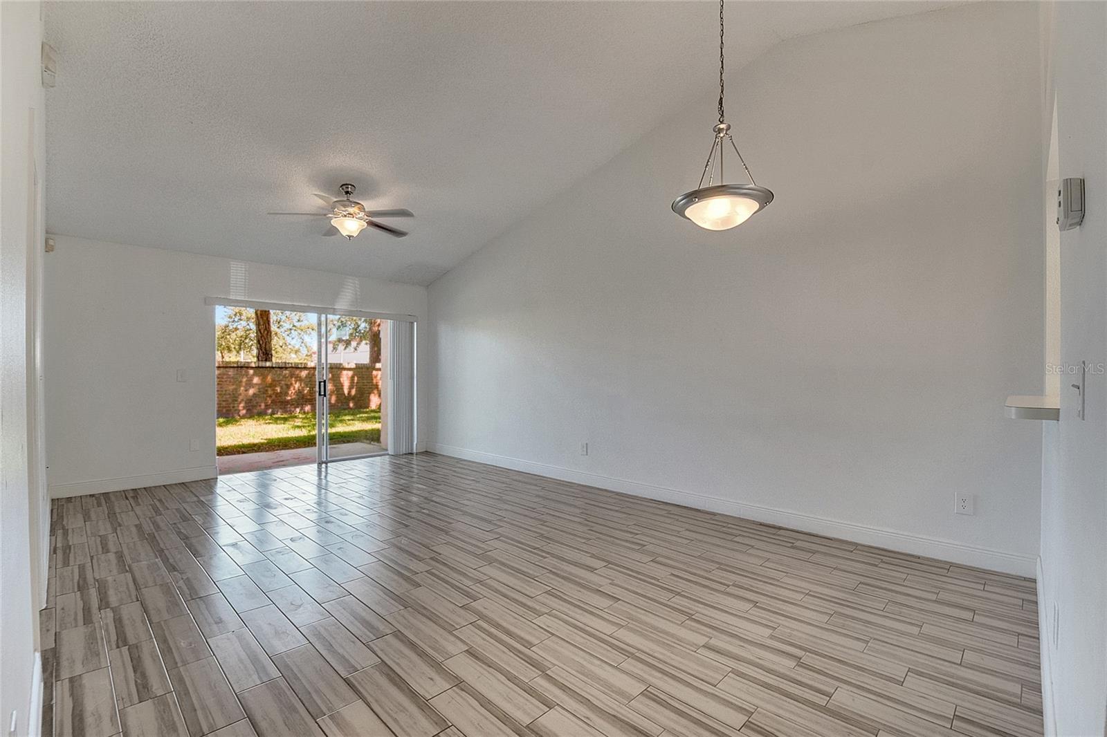 Image 15 of 47 For 1239 Lucaya Circle